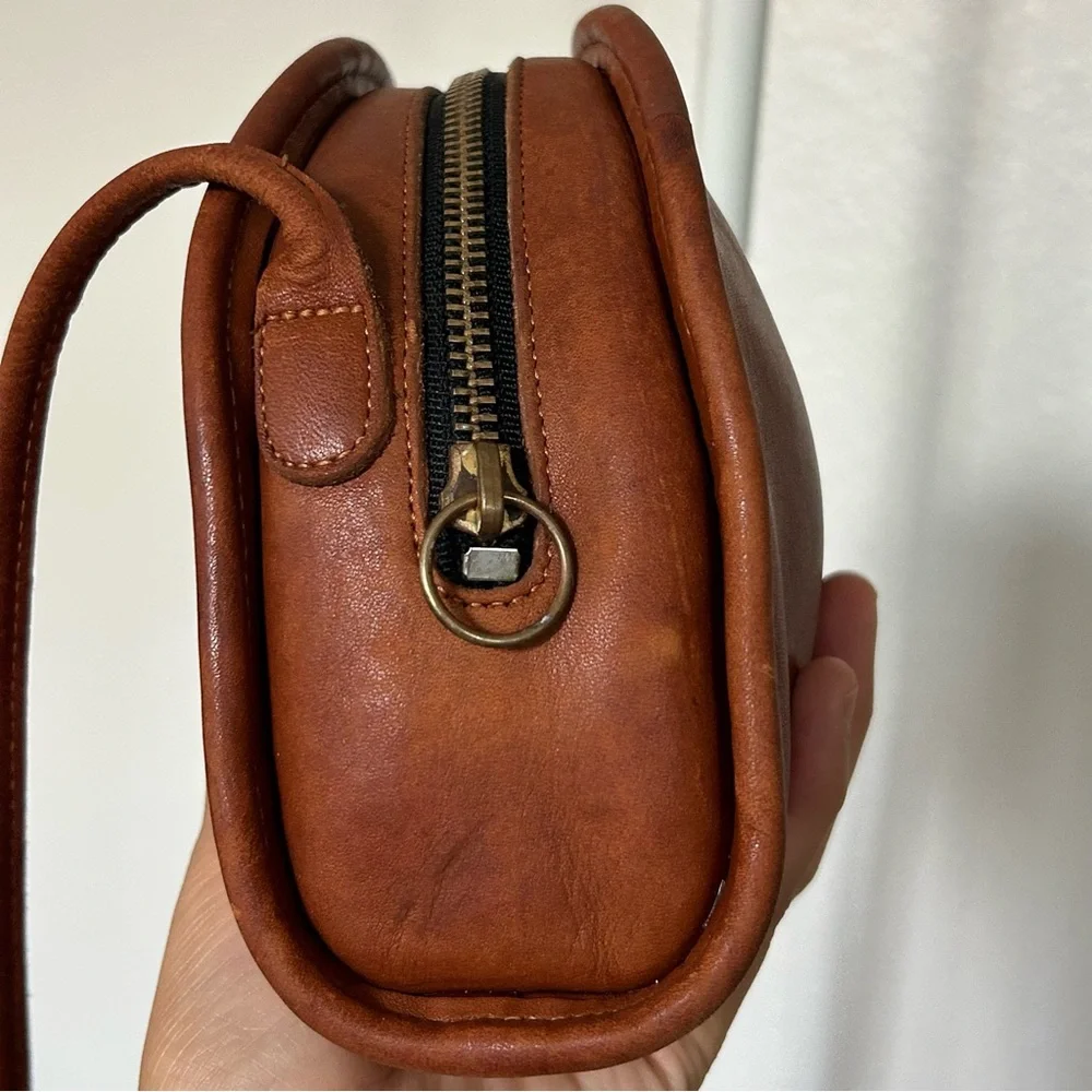 COACH Vintage Kimball Tan Leather Crossbody Bag Round
